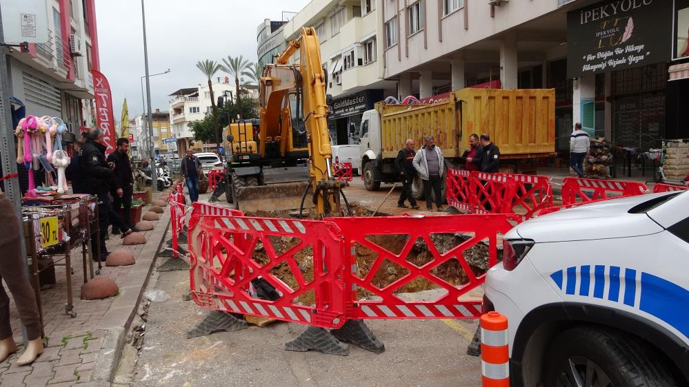 Gullukcaddesindeinsankemikleribulundu