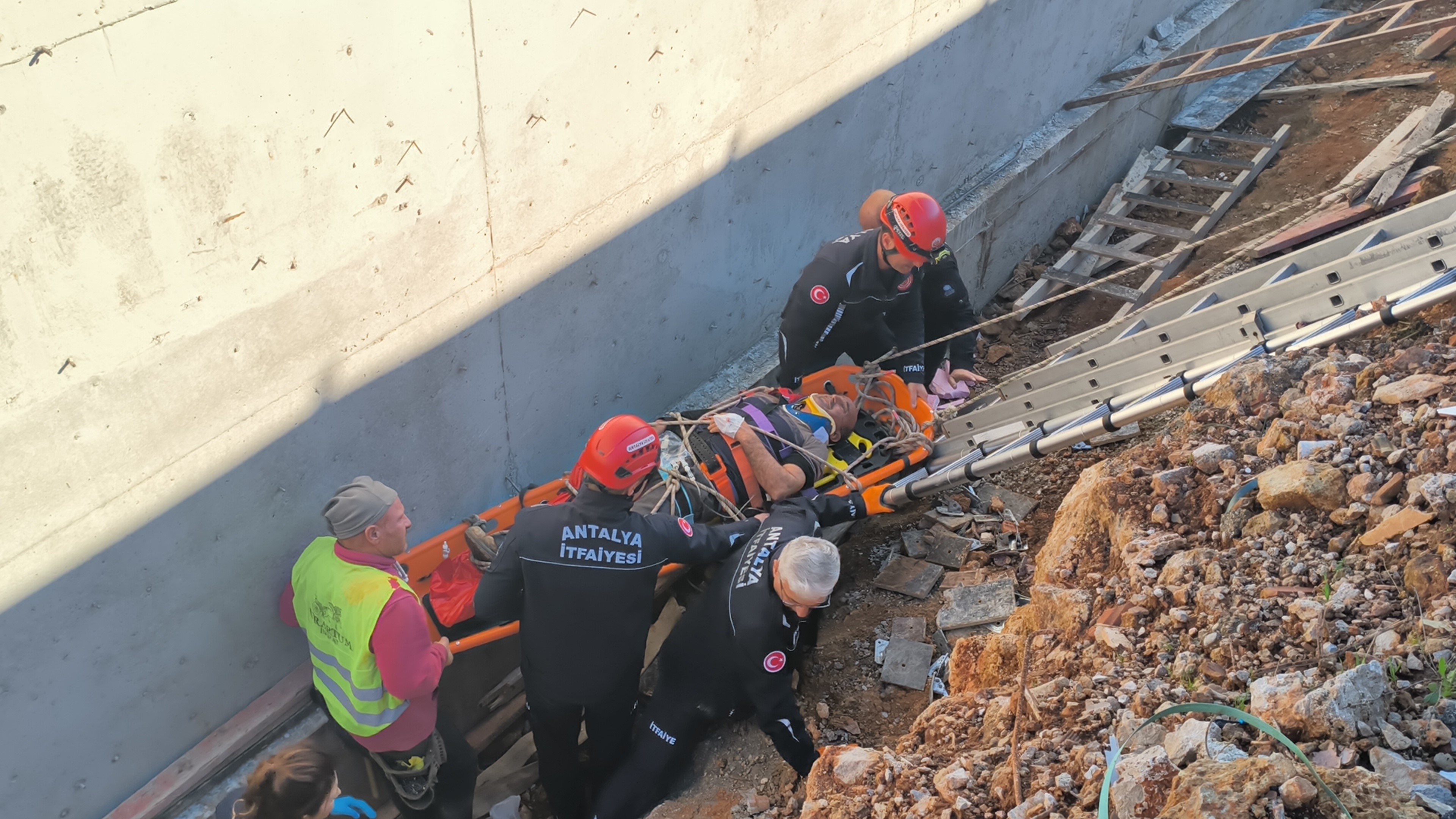 Insaatiscisininyardiminaekiplerkostu