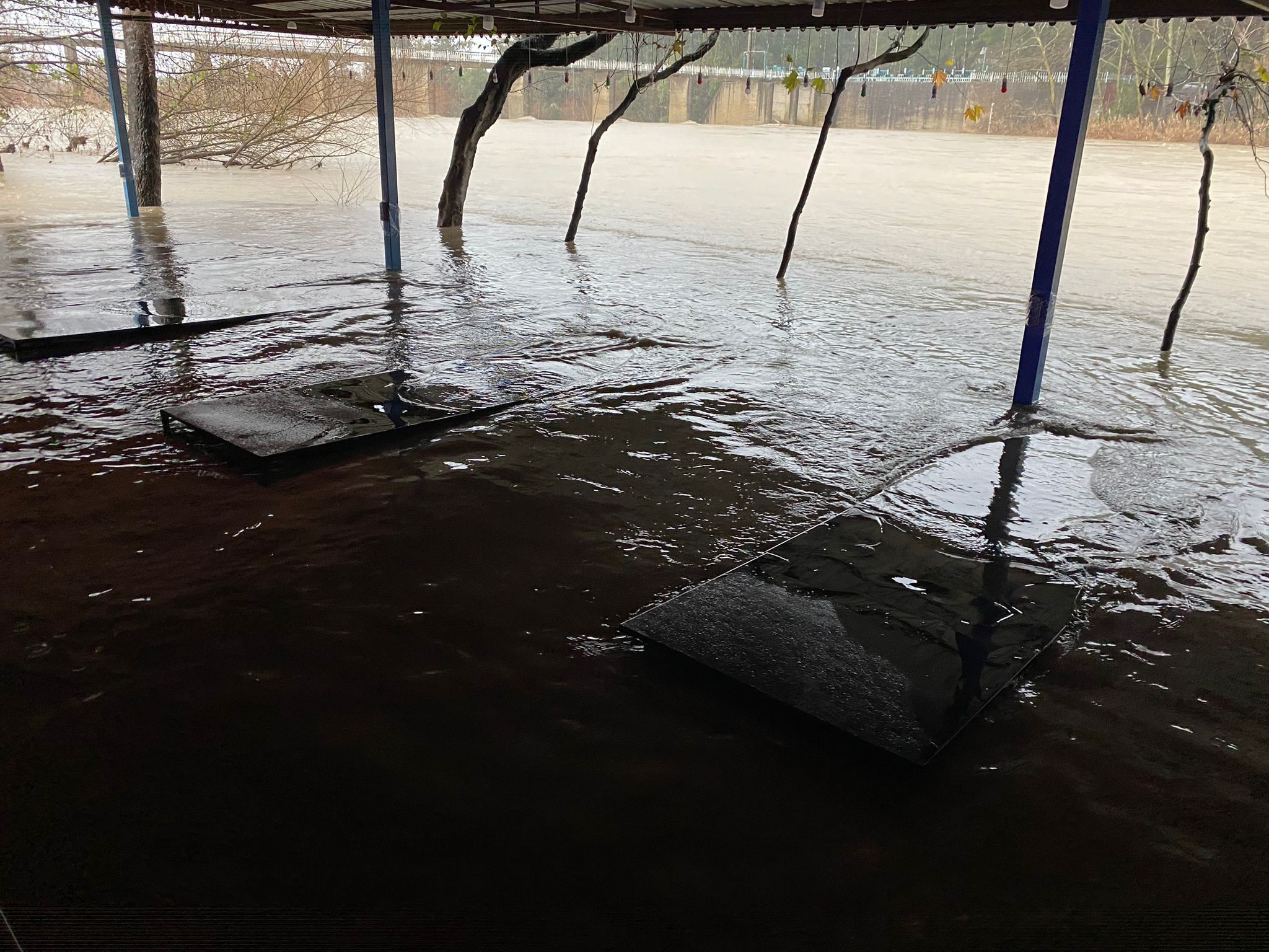 Koprucayitasirdiisyerlerivetarimarazilerisularaltindakaldi