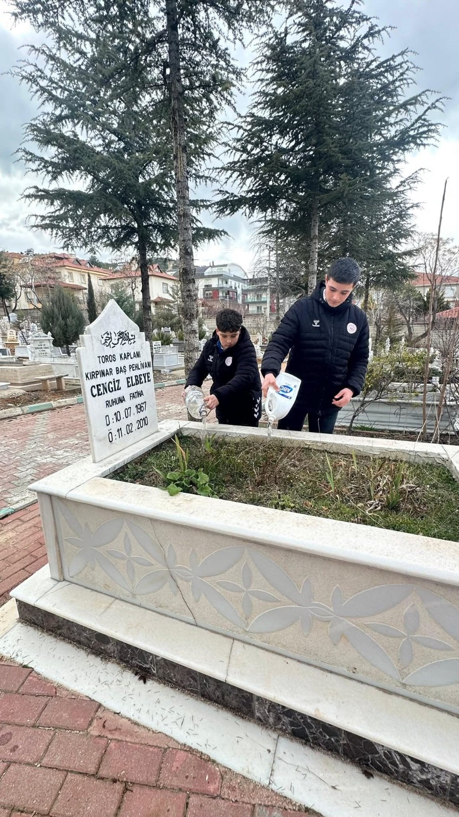 Korkutelindetoroskaplanicengizelbeyevefatinin16Inciyilindaanildi