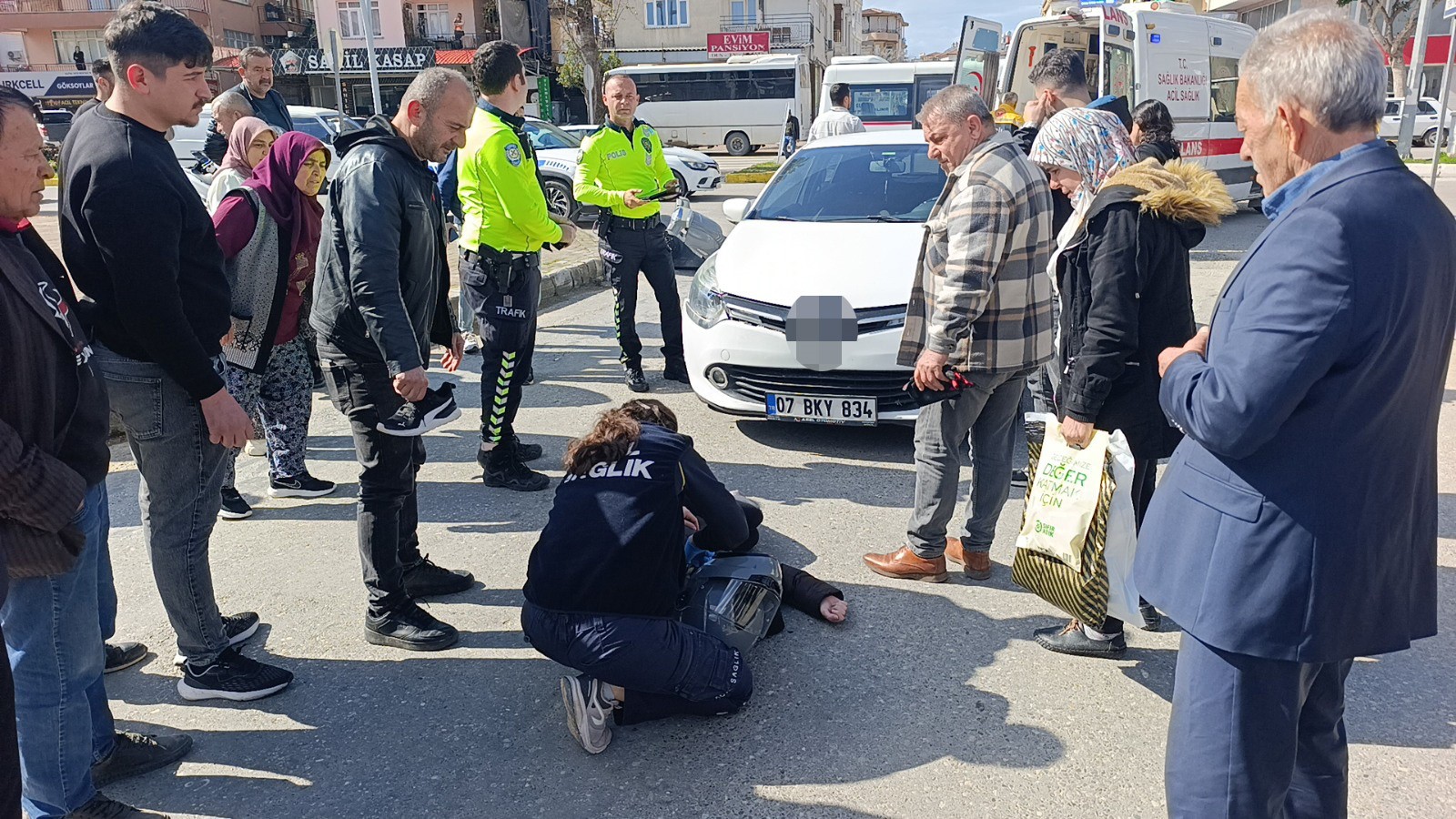 Manavgattaotomobillemotosikletcarpisti