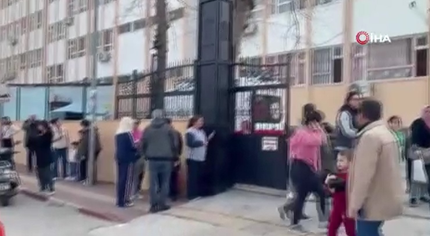 Ogrencilertahliyeedildi