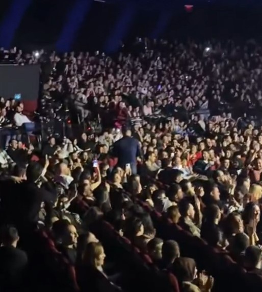 Onlarcakisievlilikteklifetti