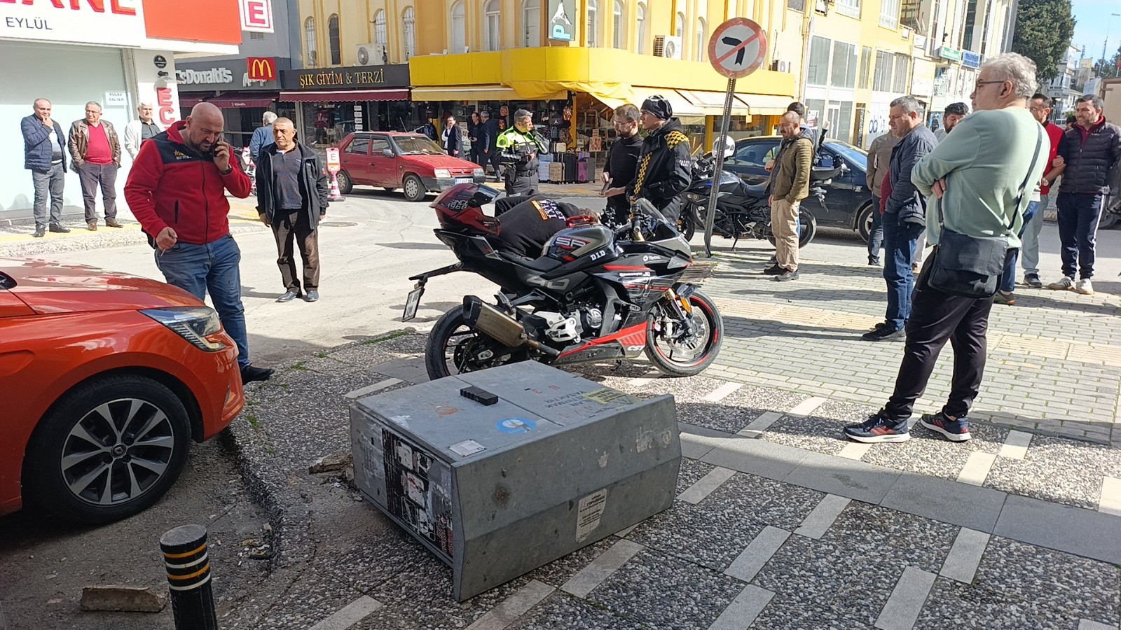 Otomobillrmotosikletcarpisti