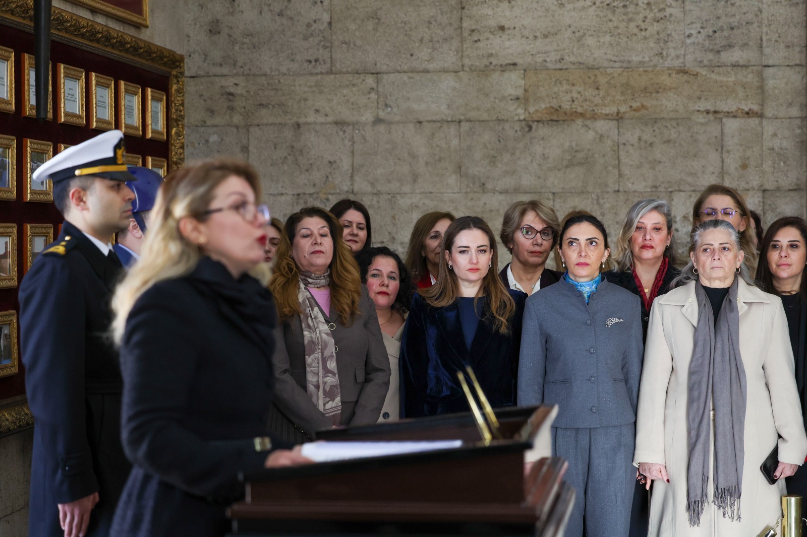 Ozdemirkadınkollariheyetiileanitkabirde