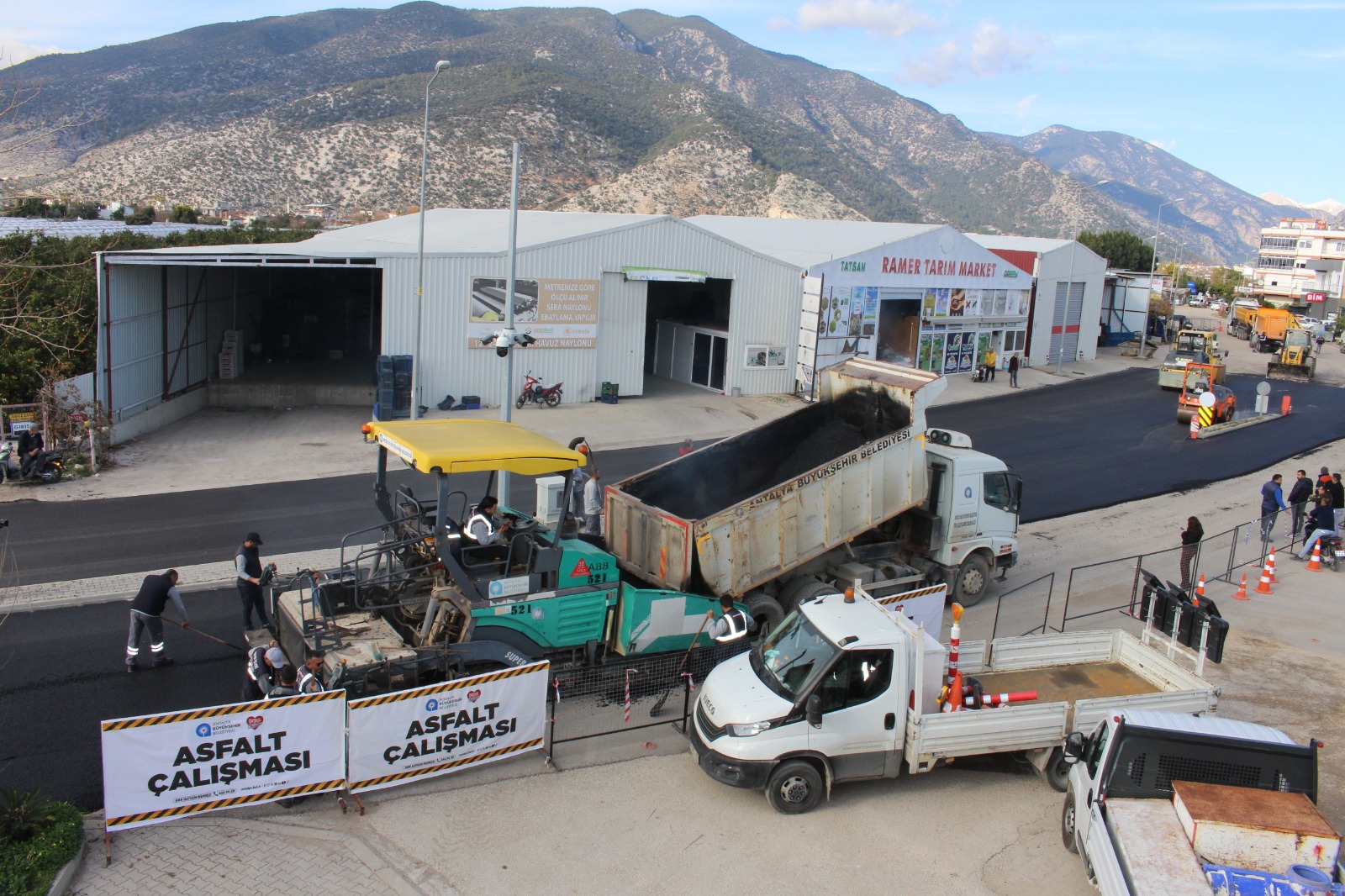 Ozdemirsahadaasfaltcalismalaridevamediyor