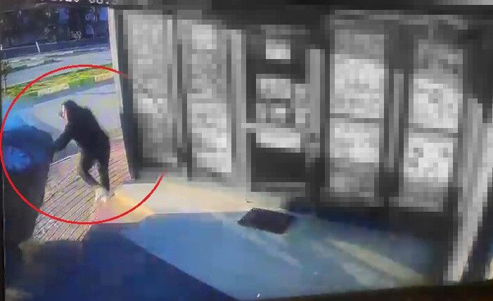 Saniyelikrefleksleezilmektenkurtulduverilmissadakamvarmis