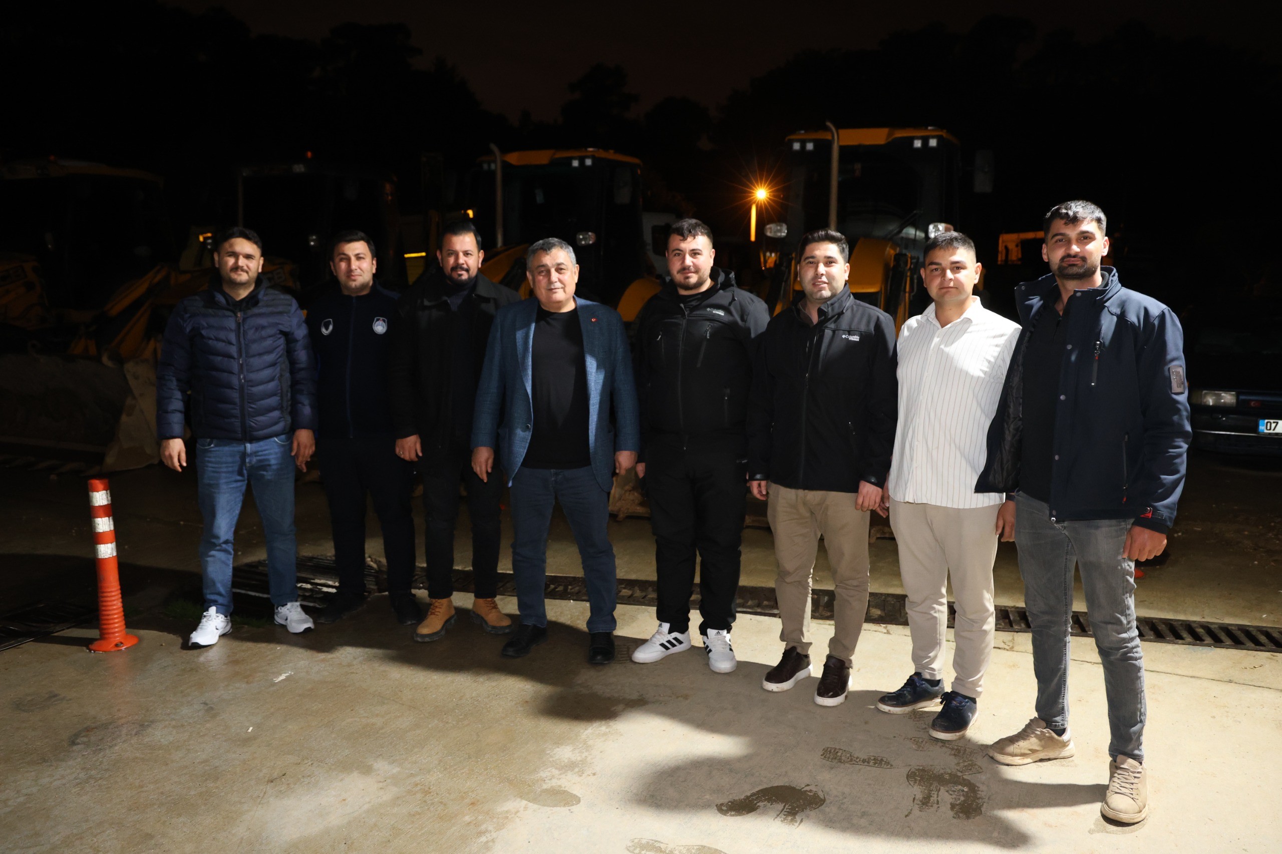 Yagisuyarisininardindanbaskanyildirimvatandasrahatuyusunbizuyumuyoruz