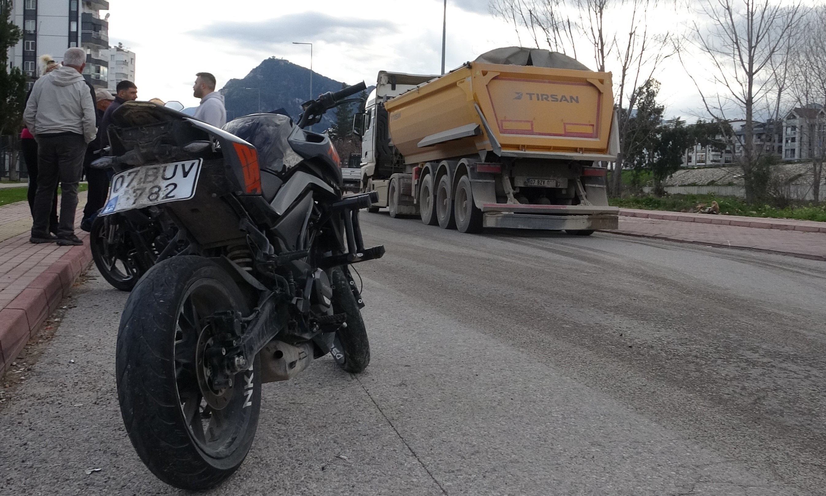 Yaralilardanbirininsuratindanparcadustu