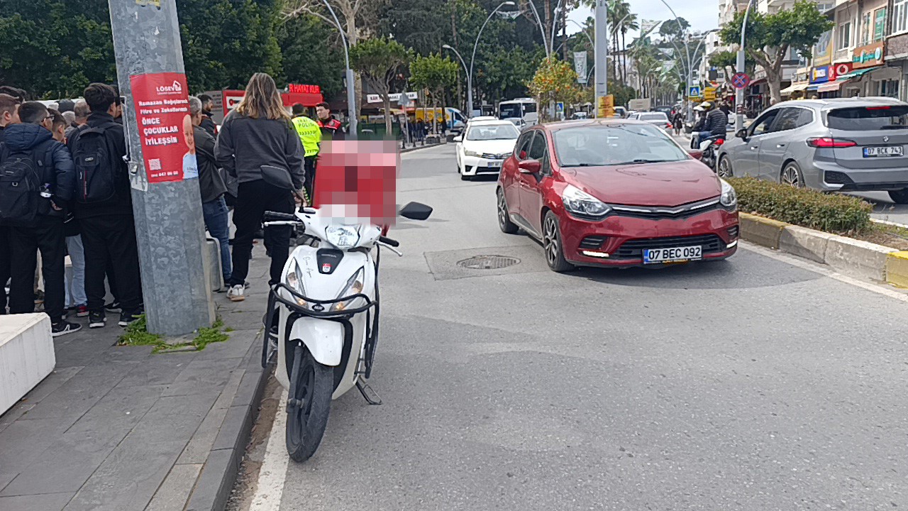 Yolunkarsisinagecmekistedi