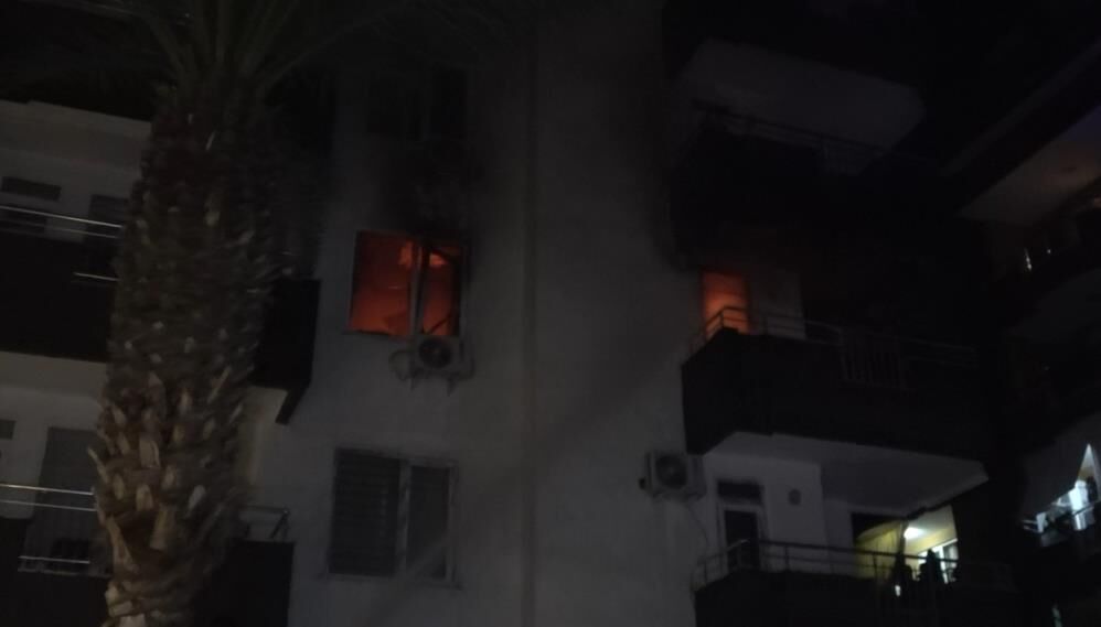 Alanyadayangınkorkudoluanlaryasattı-1