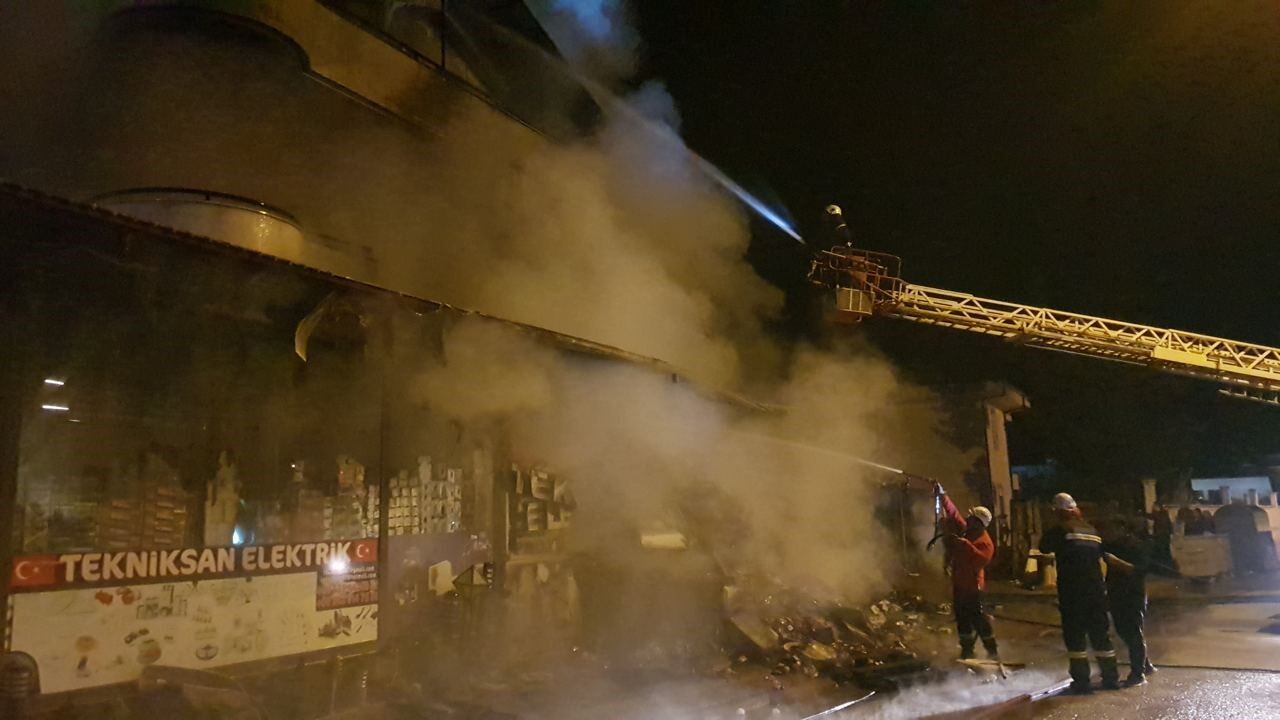 Alevlergeceyiaydinlatti