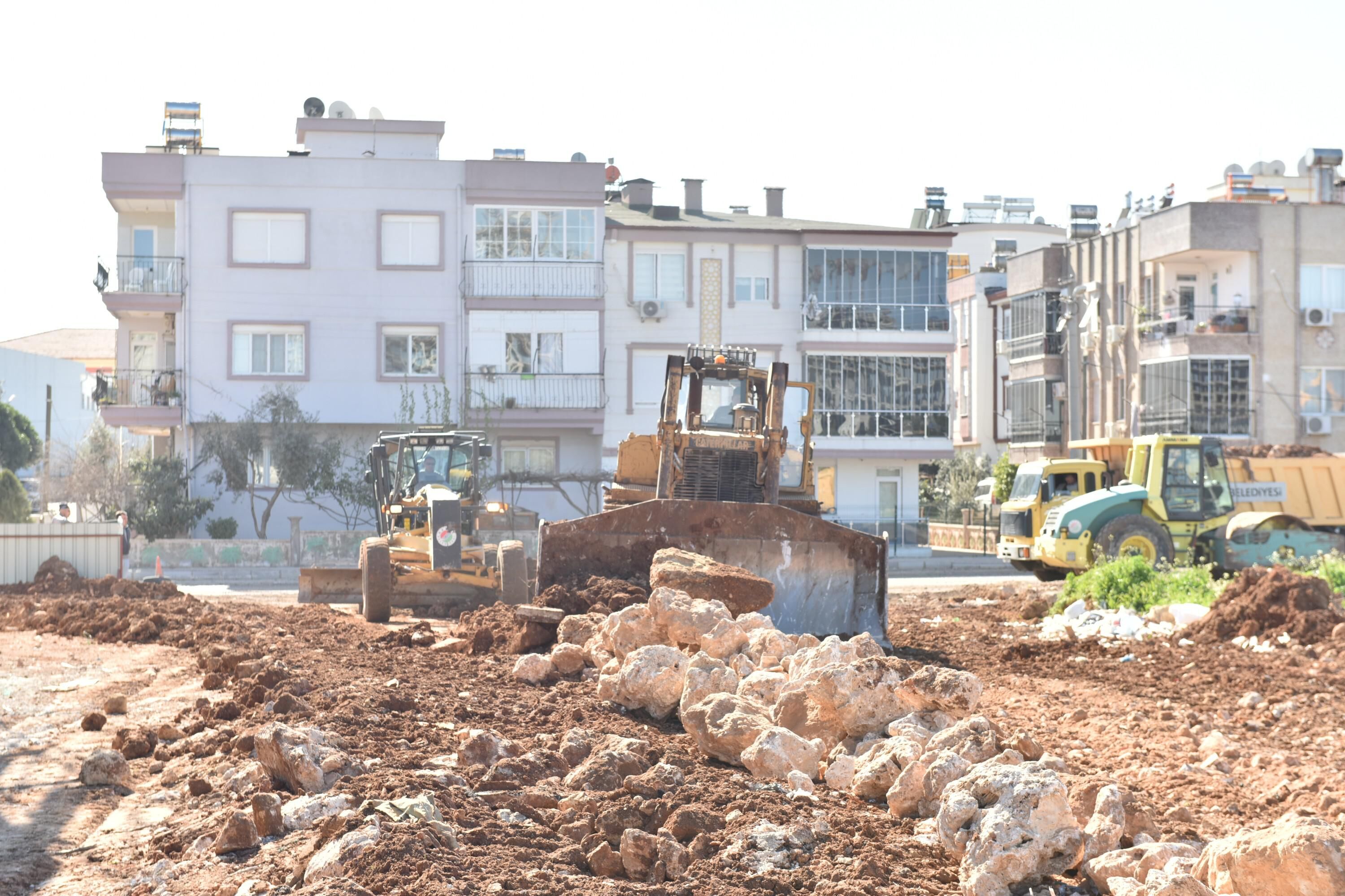 Altinovayayeniyollaraciliyor