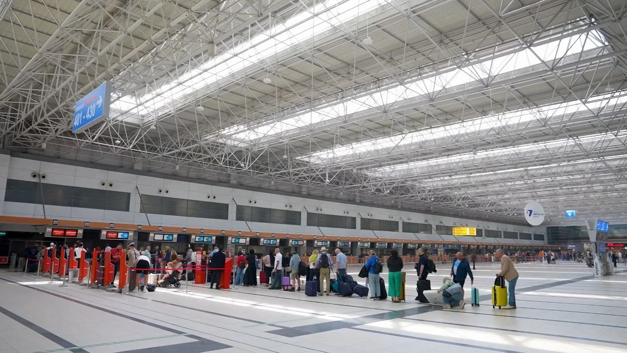 Antalyahavalimanindayoguntrafik