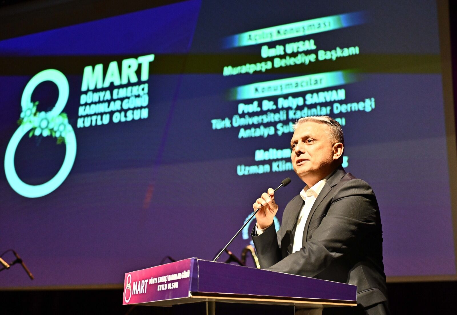 Antalyamuratpasabelediyesindenkadinlargunukutlamasi