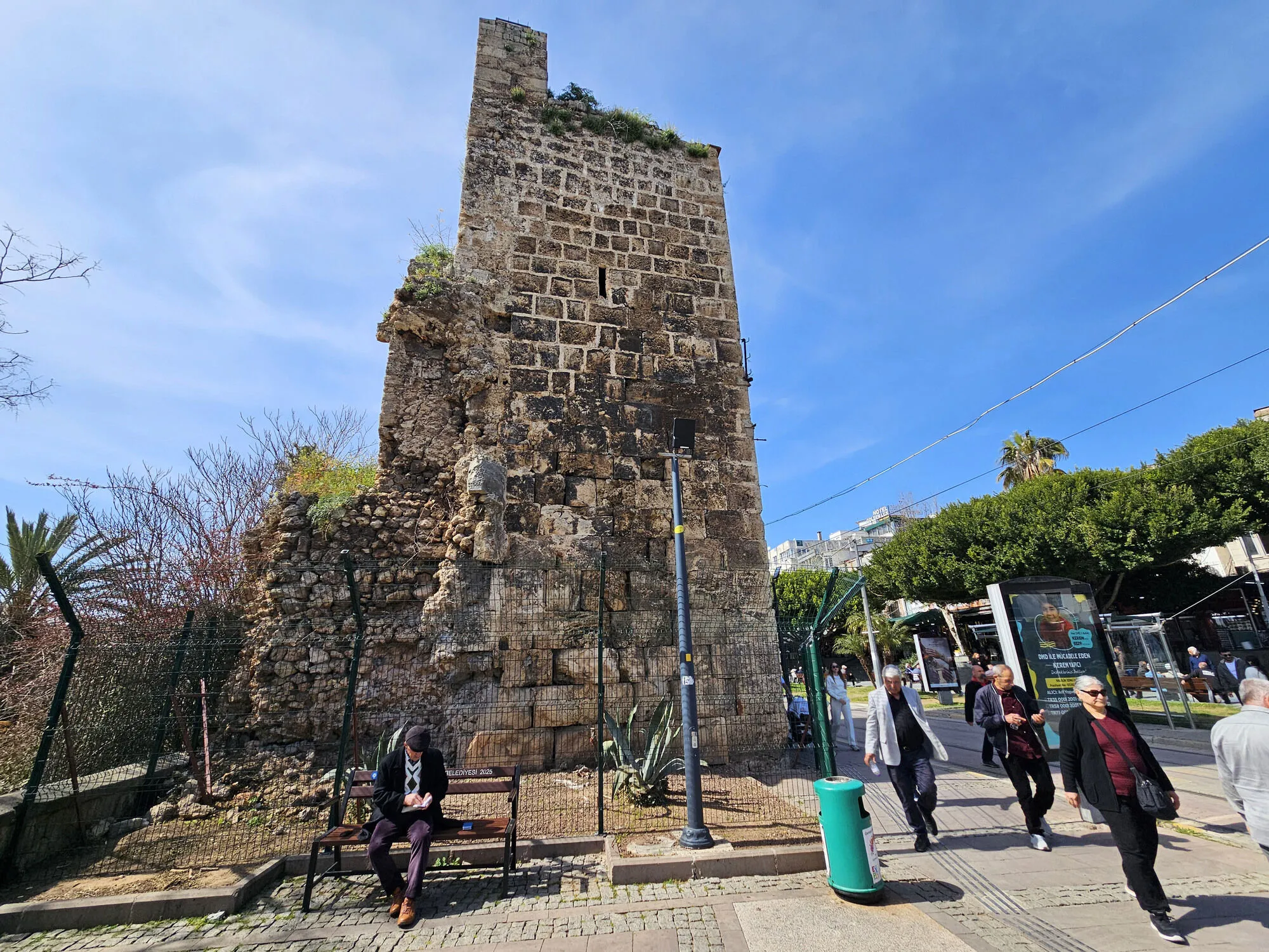 Antalyaninkalekapisiburclaritehlikede