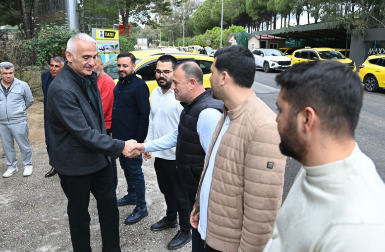 Bakanersoybayramdaantalyadakitaksicilerlebulustu