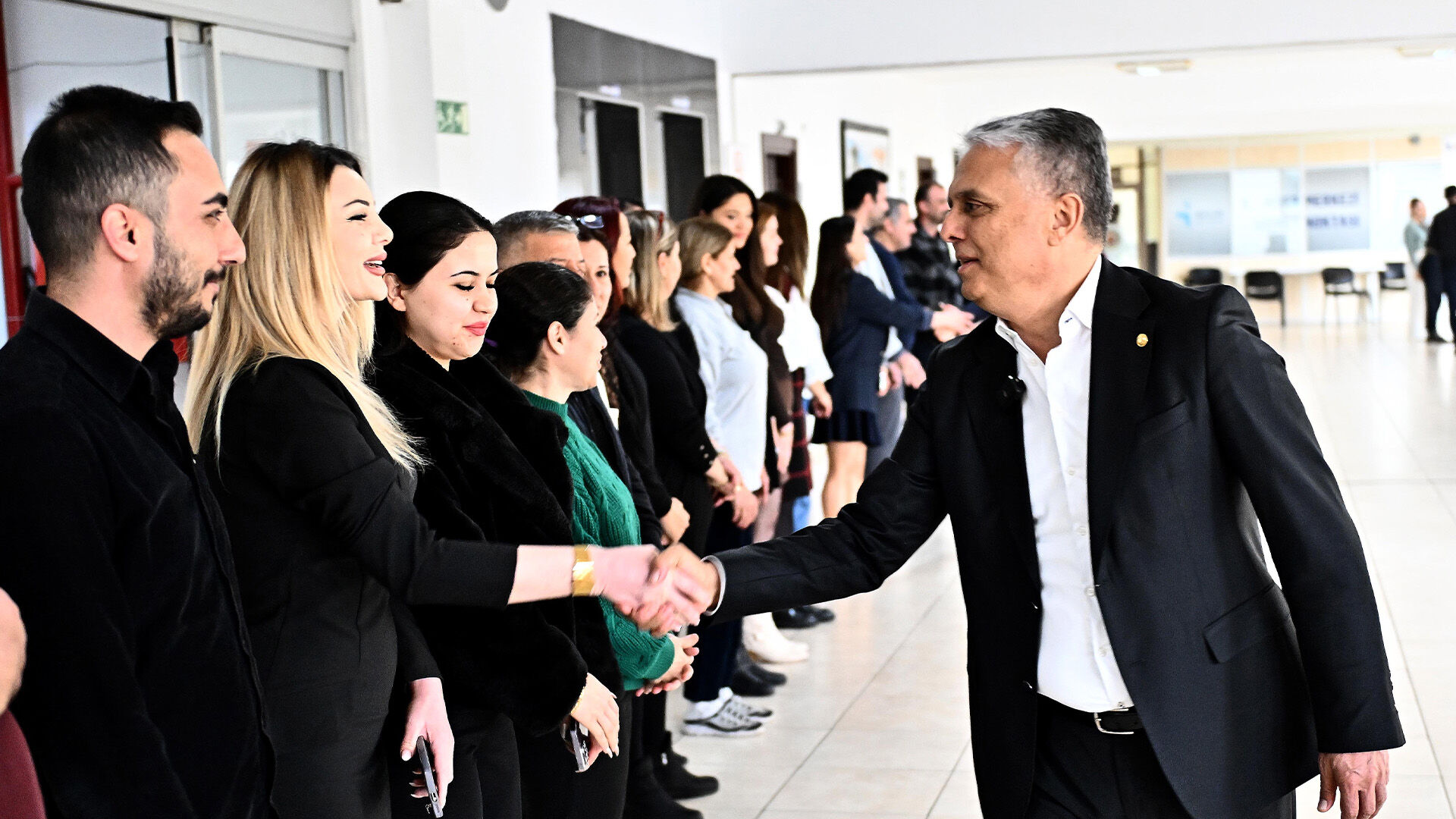 Baskanuysalpersonelinbayraminikutladi