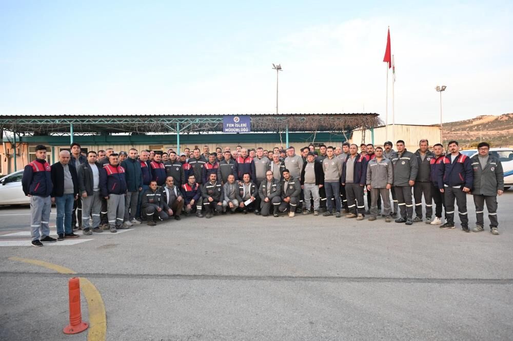 Bugunsizincalisaninizimiyenkocagozismakinesikullandi