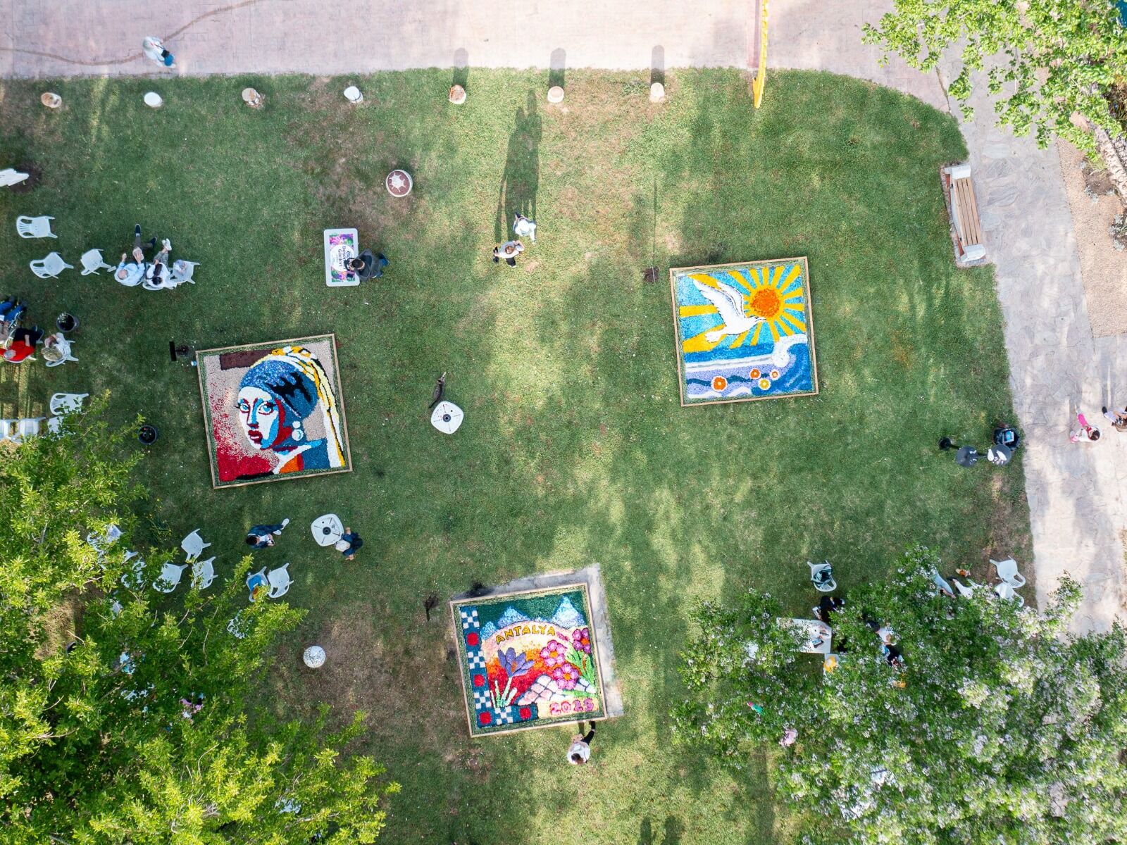 Cicekdesenlerigunleriicinbasvurularresmenacildi