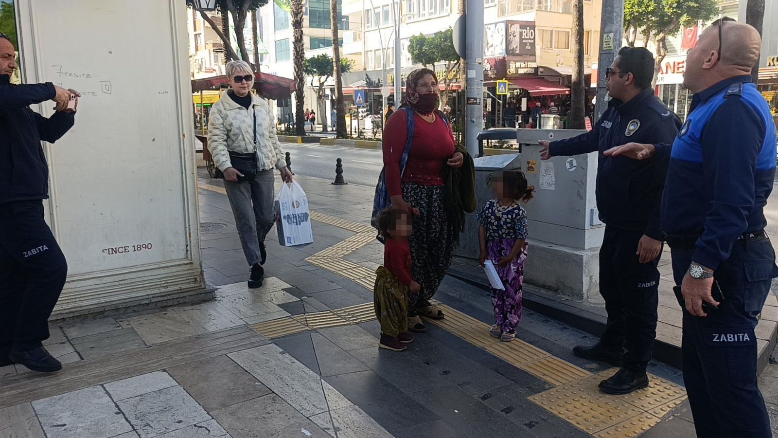 Dilenirkenekiplereyakalanditacizediyorlardiyebagirdi