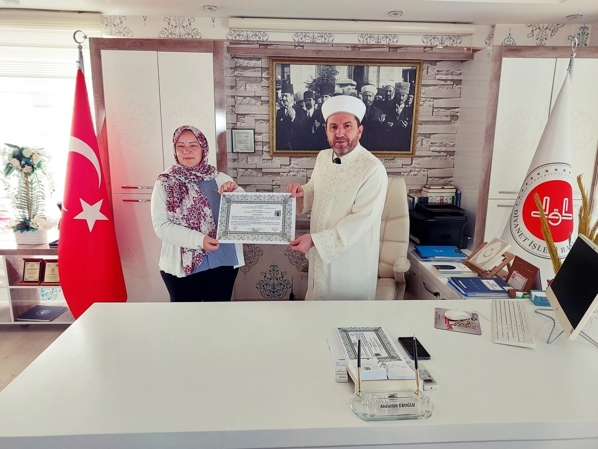 Kelimeisehadetgetirerekislamiyetikabulettiadiaylaoldu