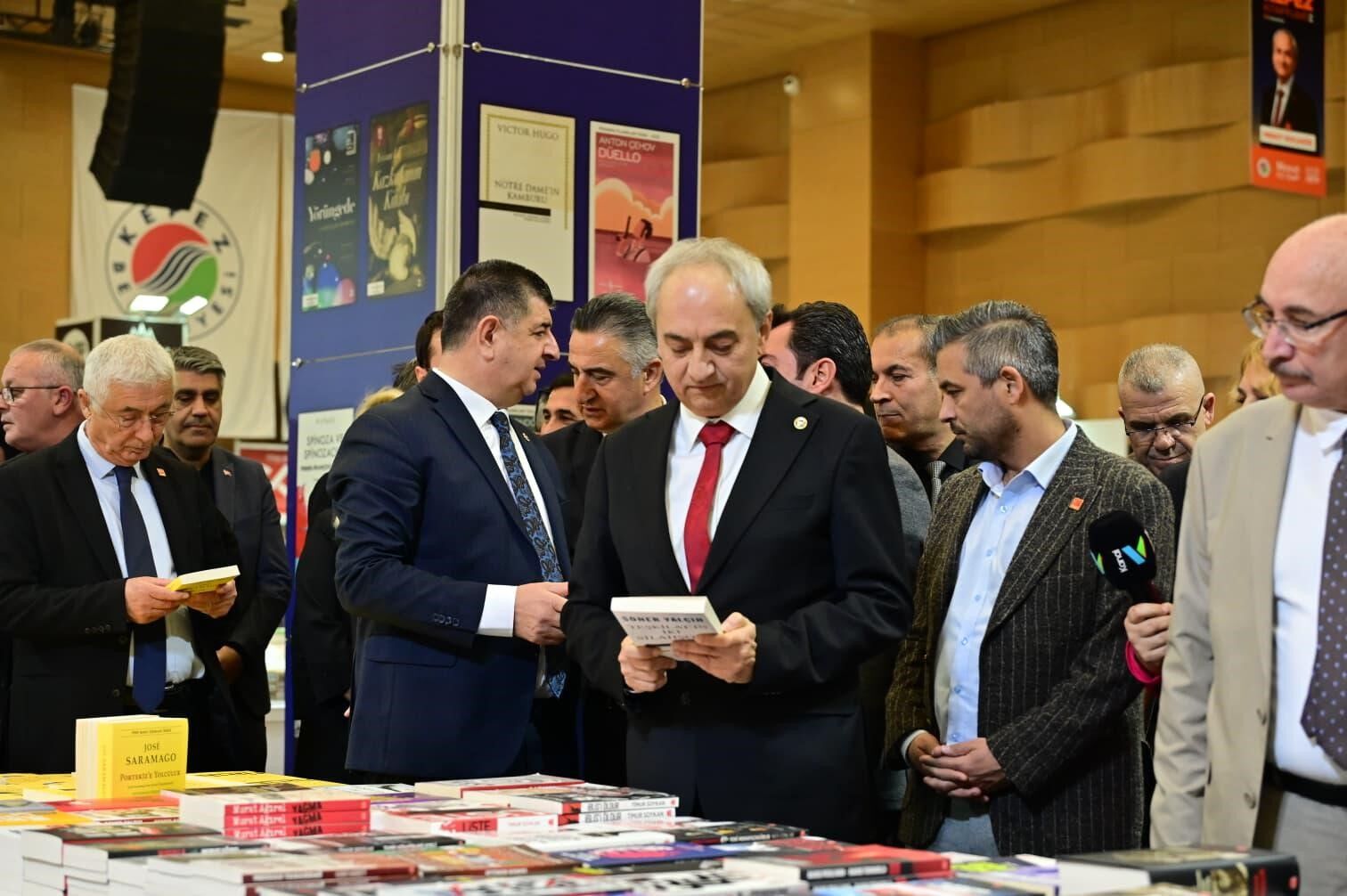 Kitapfuarikapilariniactikulturveedebiyatbulusmasi