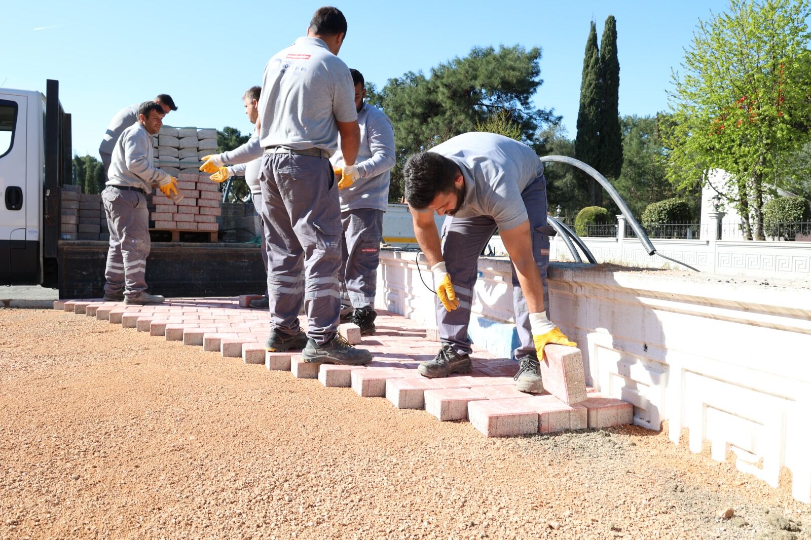 Kursunluyasaatbasiringkalkacak