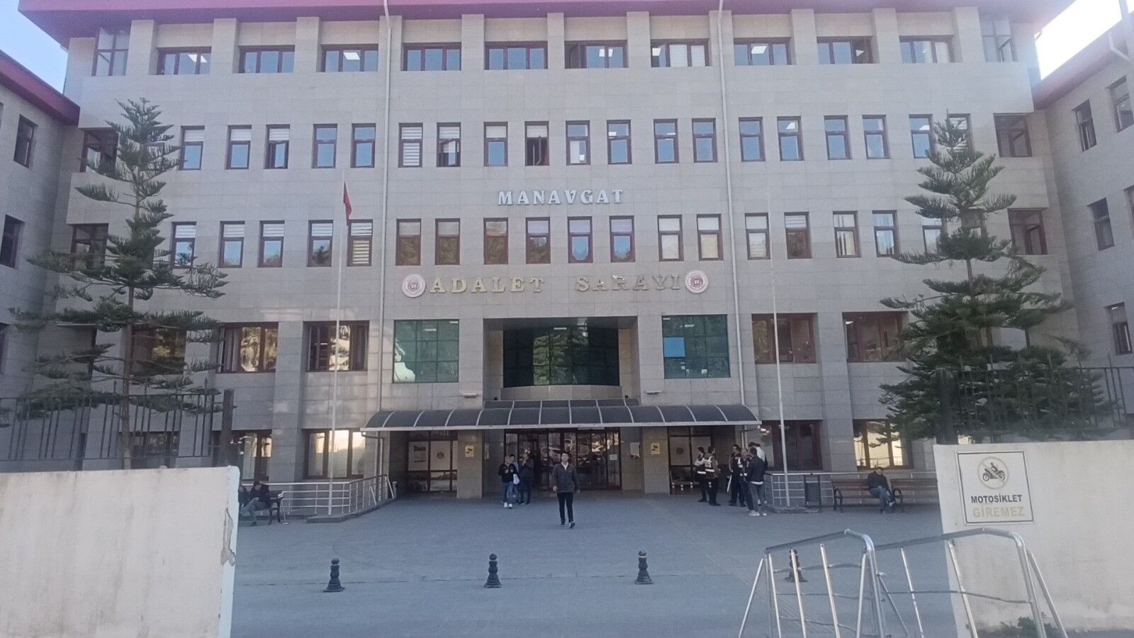 Manavgatbelediyesidavasindatutuklulukhalinedevam