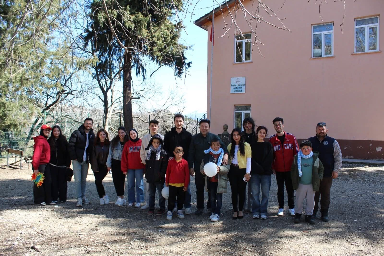 Ogrencilerdenkoyokulunacamperdevekirtasiyedestegi