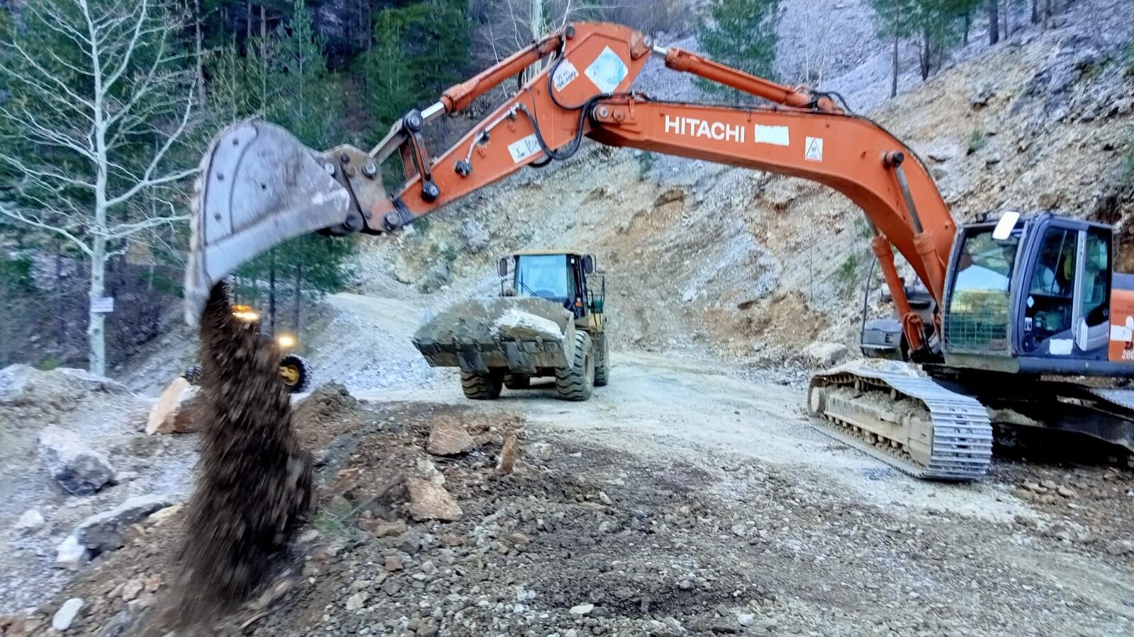 Onarimcalismalarisuruyor