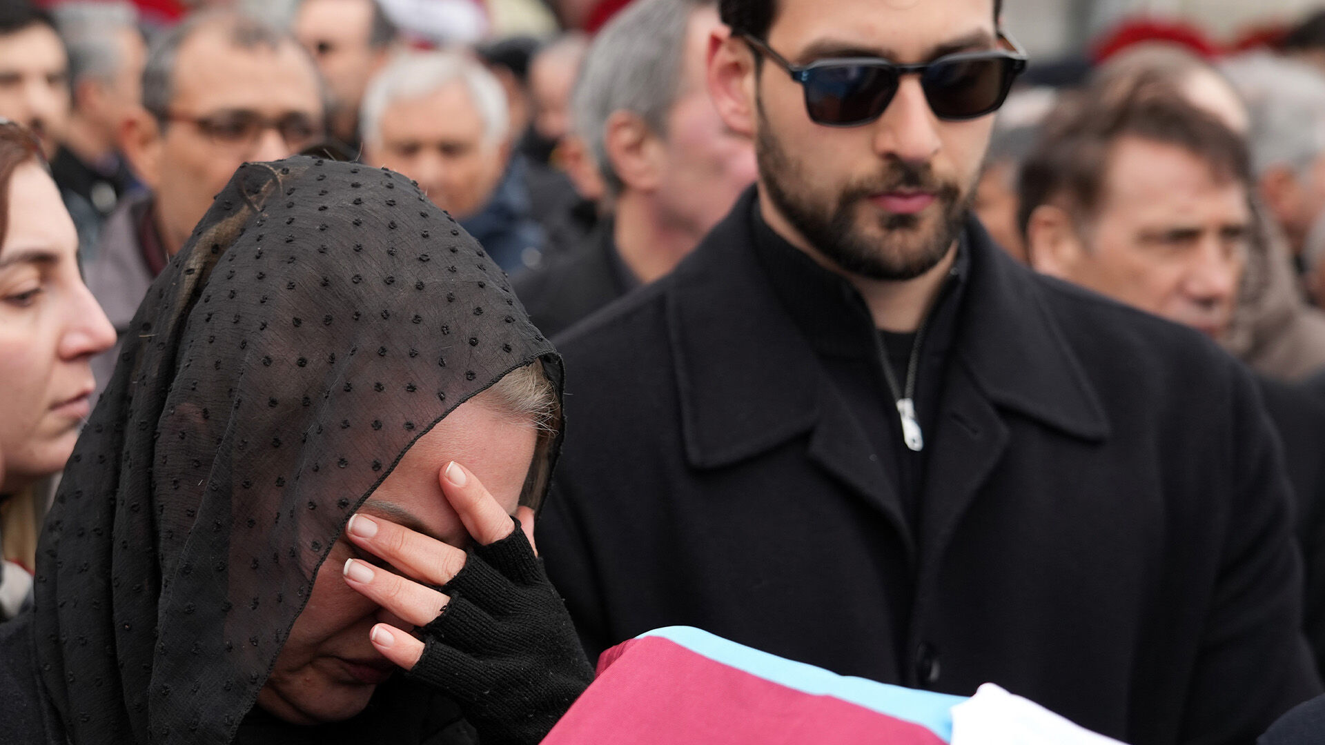 Othankaynaksonyolculugunaugurlandi