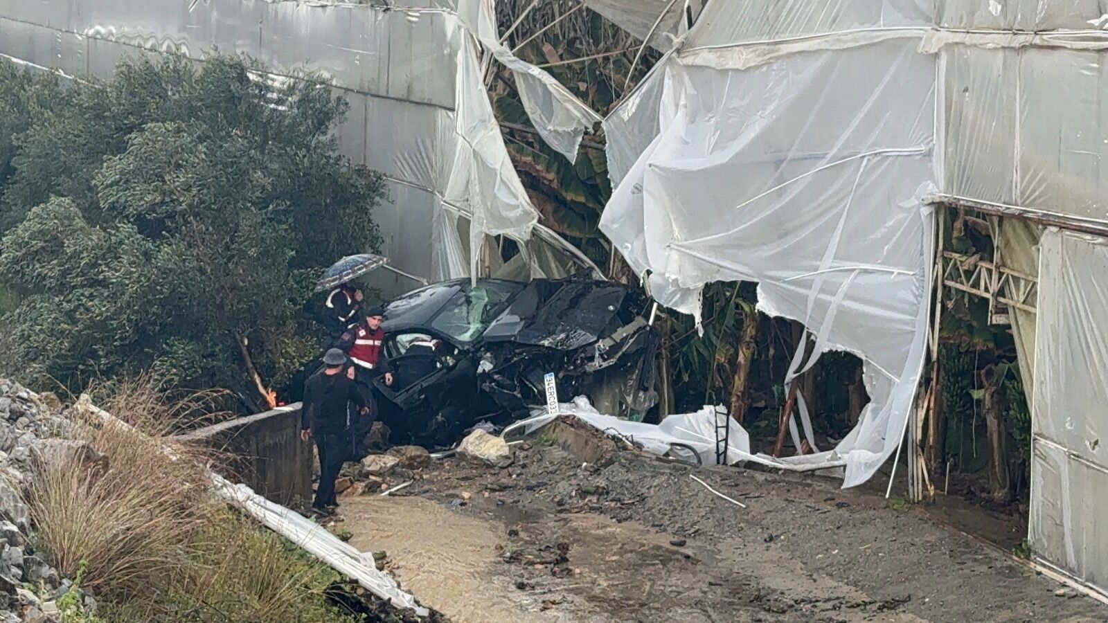 Otomobilserayauctuayniaileden4Kisiyaralandi