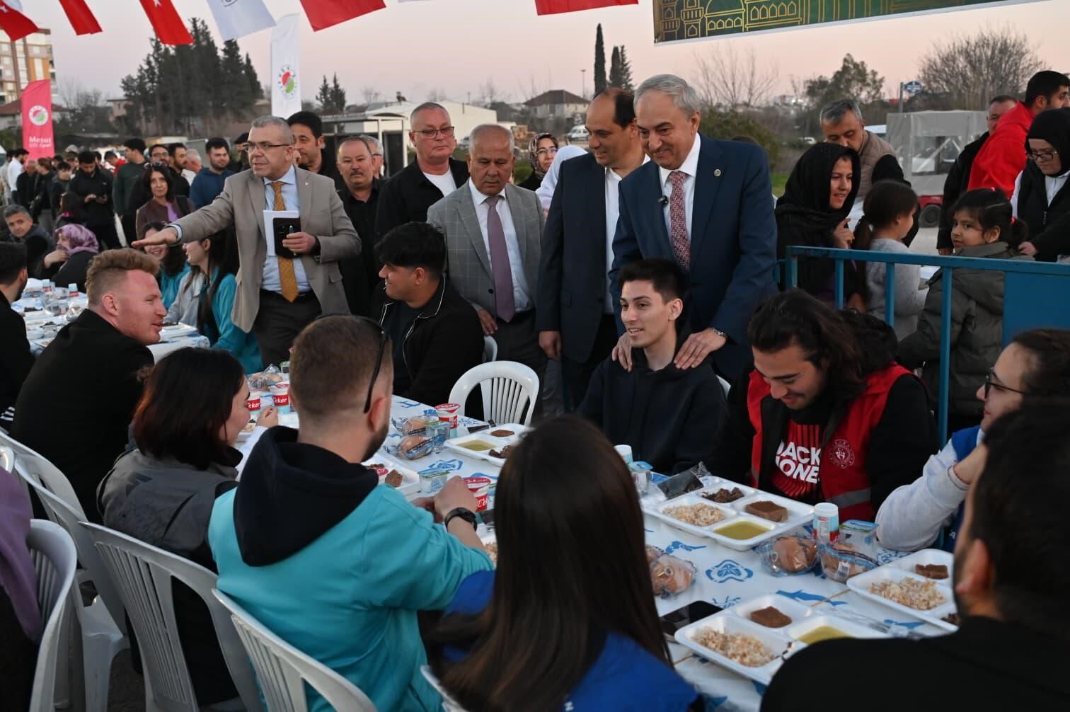 Ramazanbereketiiftarsofralarindapaylasiliyor