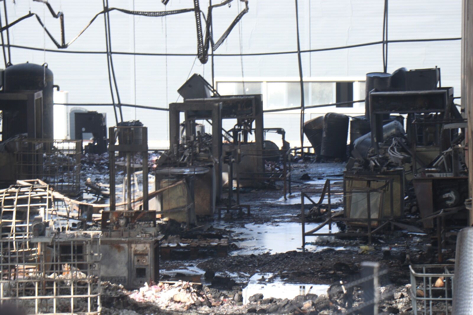 Yangindavasindasalonsessizligegomuldu