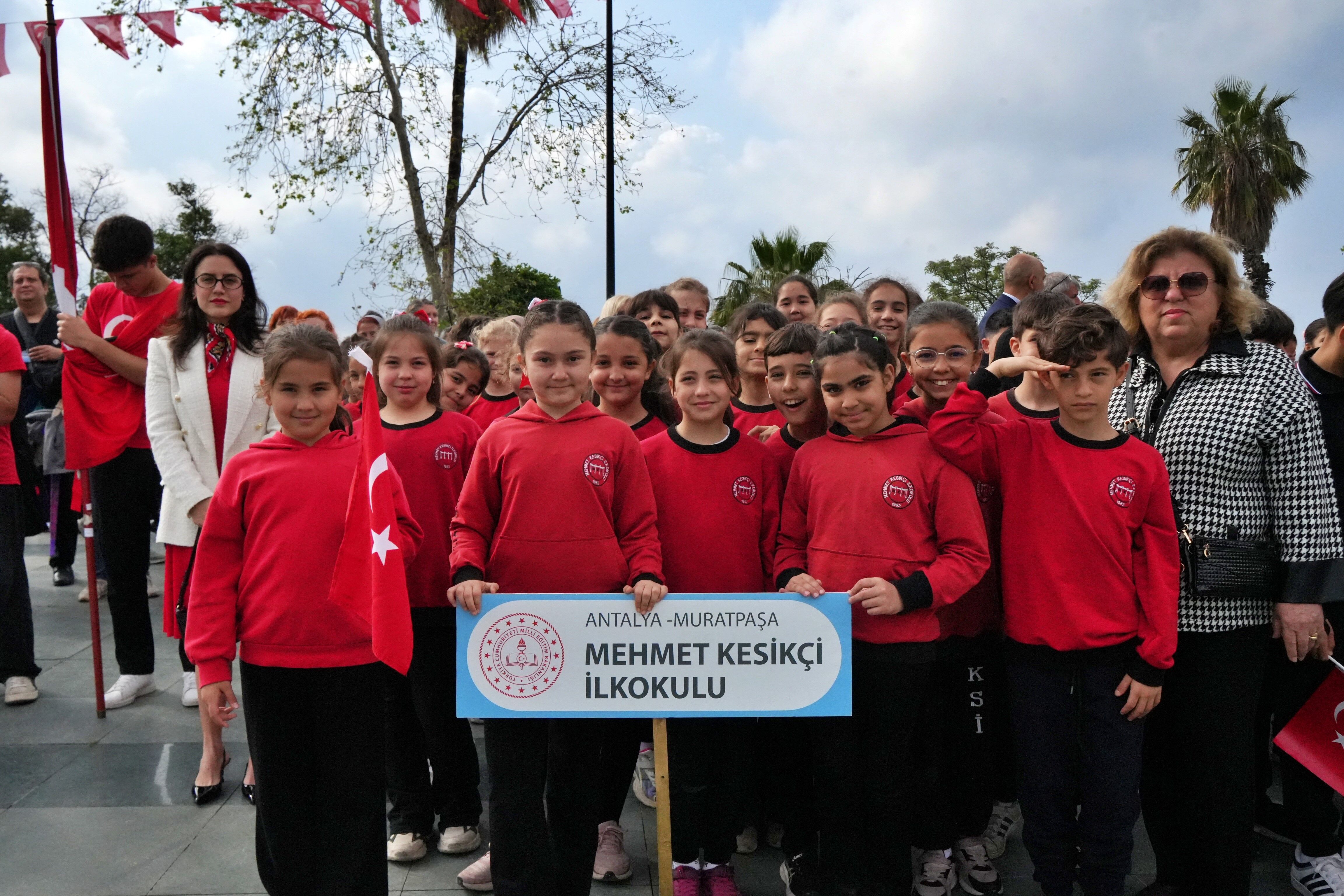 23Nisanbayramicelenktoreniylebasladi