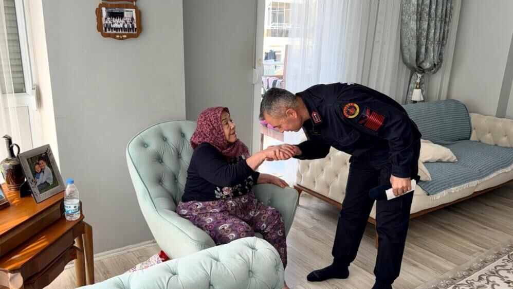 sehitarkadasininannesindeduygudoluanlar