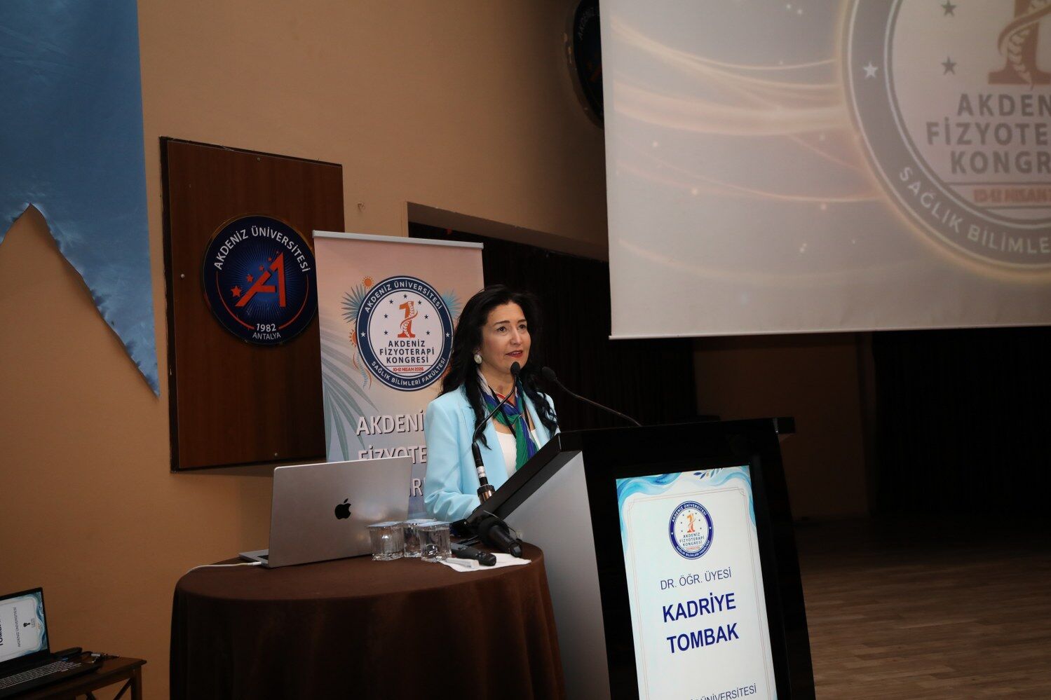 Akdenizuniversitesindebirilk-1