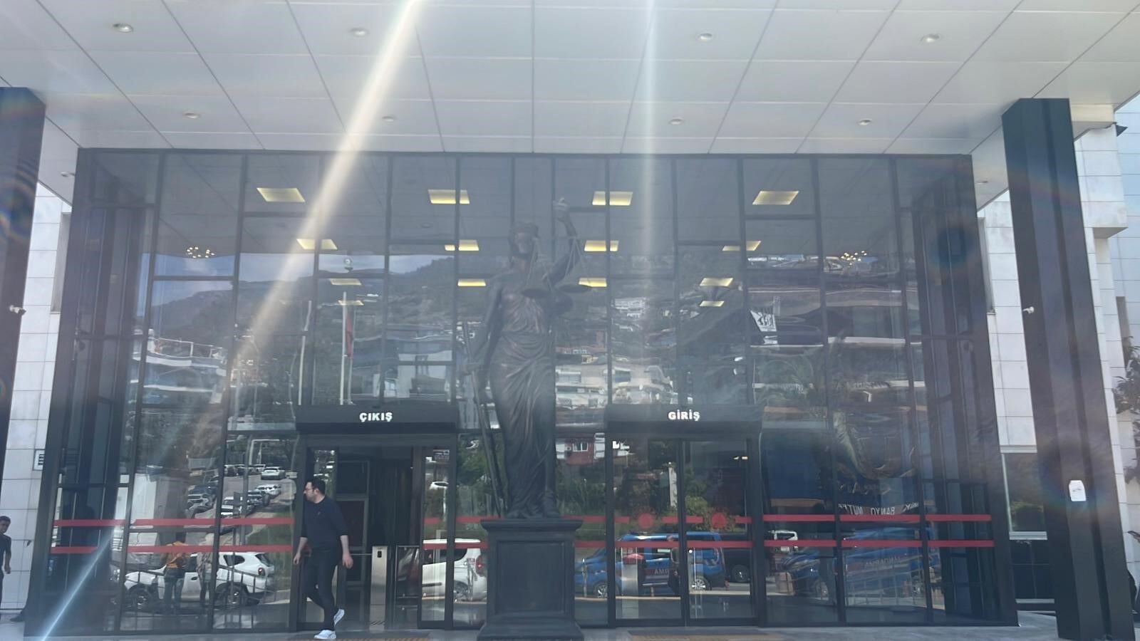 Alanyadacumhurbaskaninahakaretedensahistutuklandi