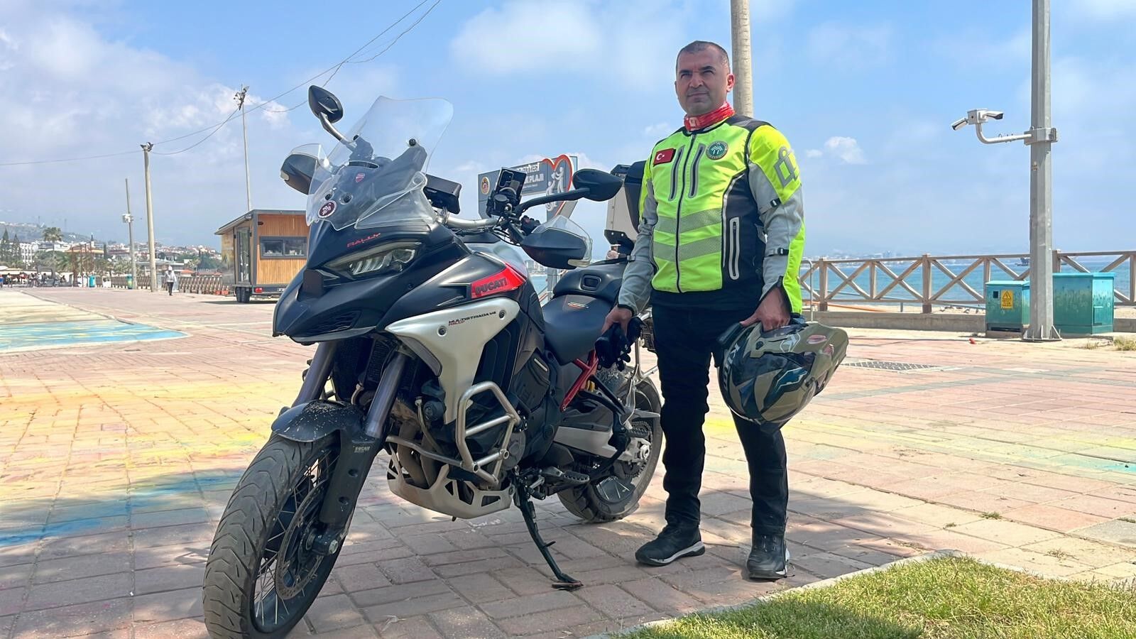 Alanyalisurucu21Gundekutaltopraklaramotosikletleulasti