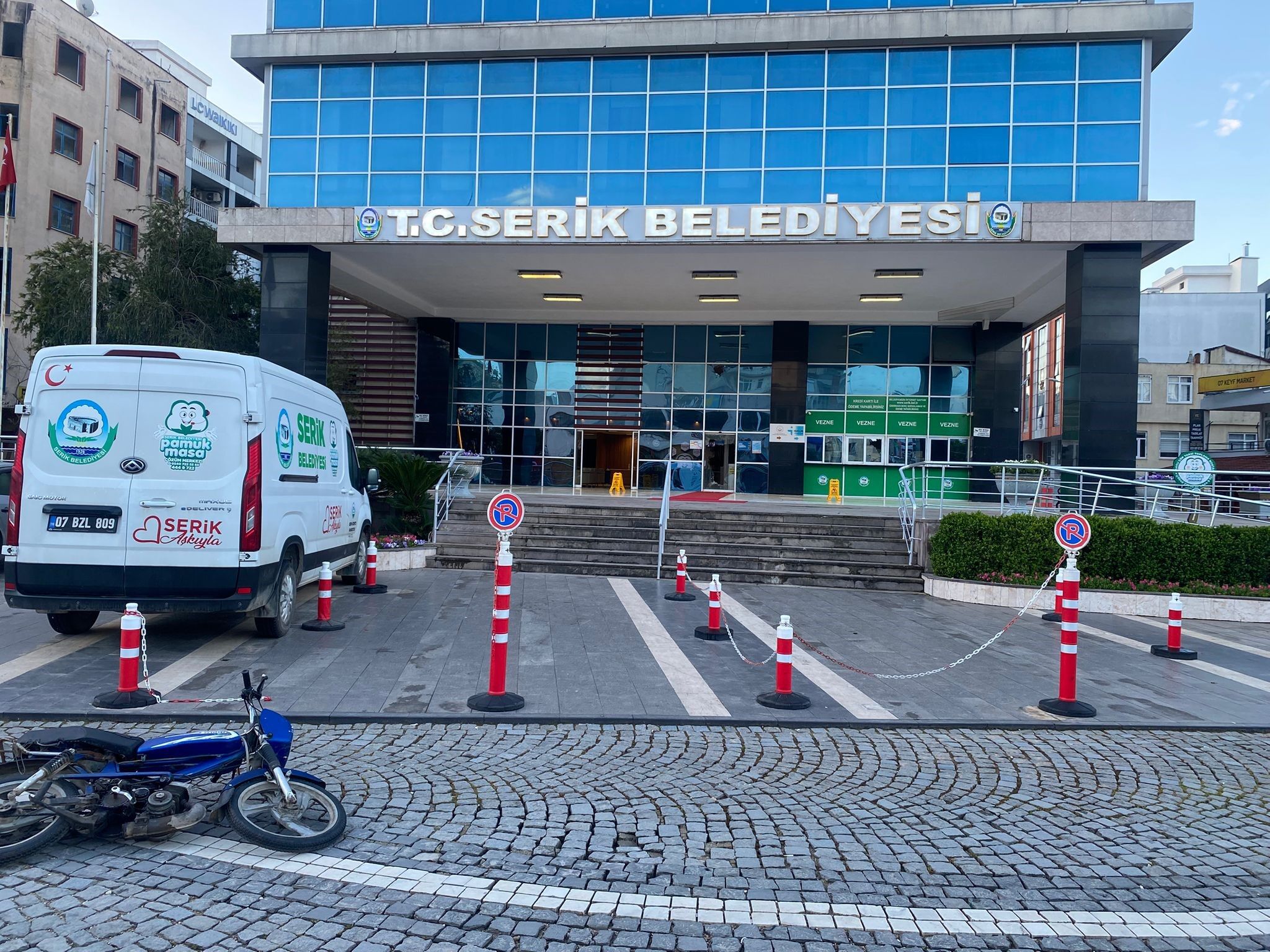 Antalyadabelediyebinasinasilahlisaldiri-1