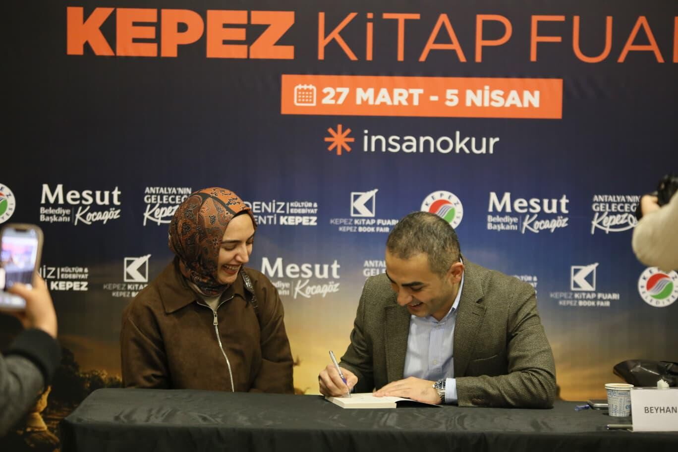 Antalyadabeyhanbudakkepezkitapfuarindaokurlariylabulustu