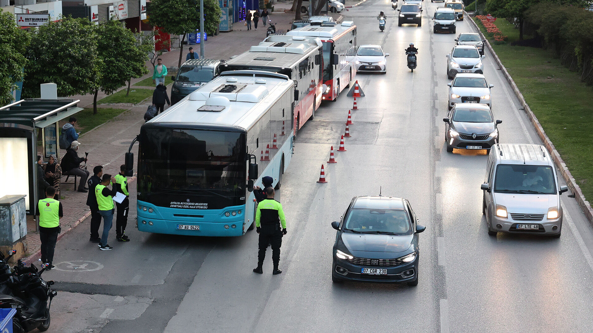 Antalyadahalkotobuslerinesikidenetim