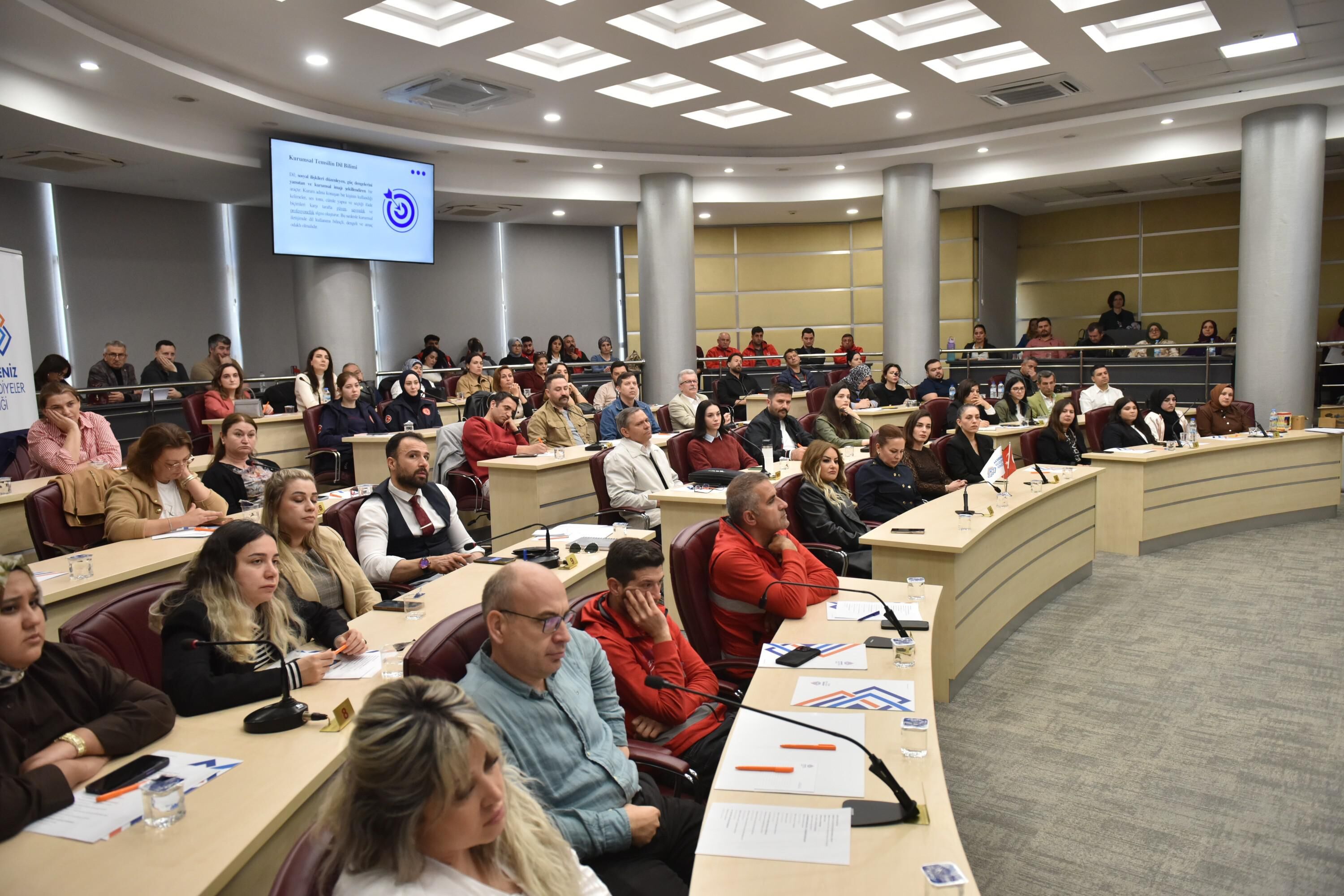 Antalyadakepezbelediyesindencalisanlarinadiplomatikiletisimegitimi