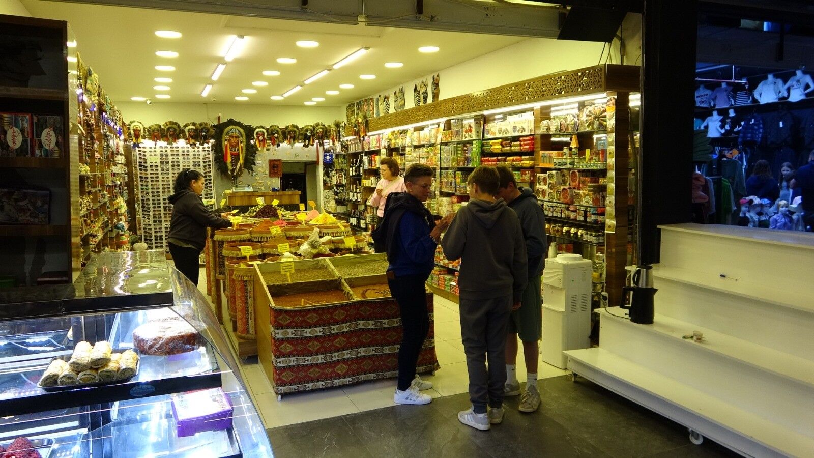 Antalyadaturizminmerkezikaranlıgagomulduturistlerinpusulasiceptelefonuisiklari