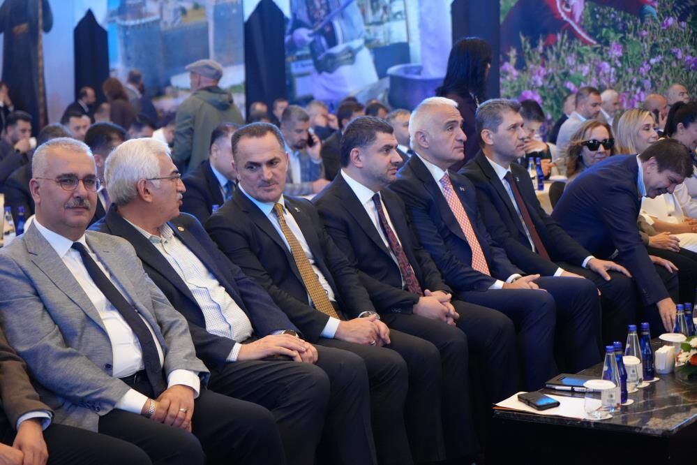 Bakanersoyantalyadagecemuzeciligi