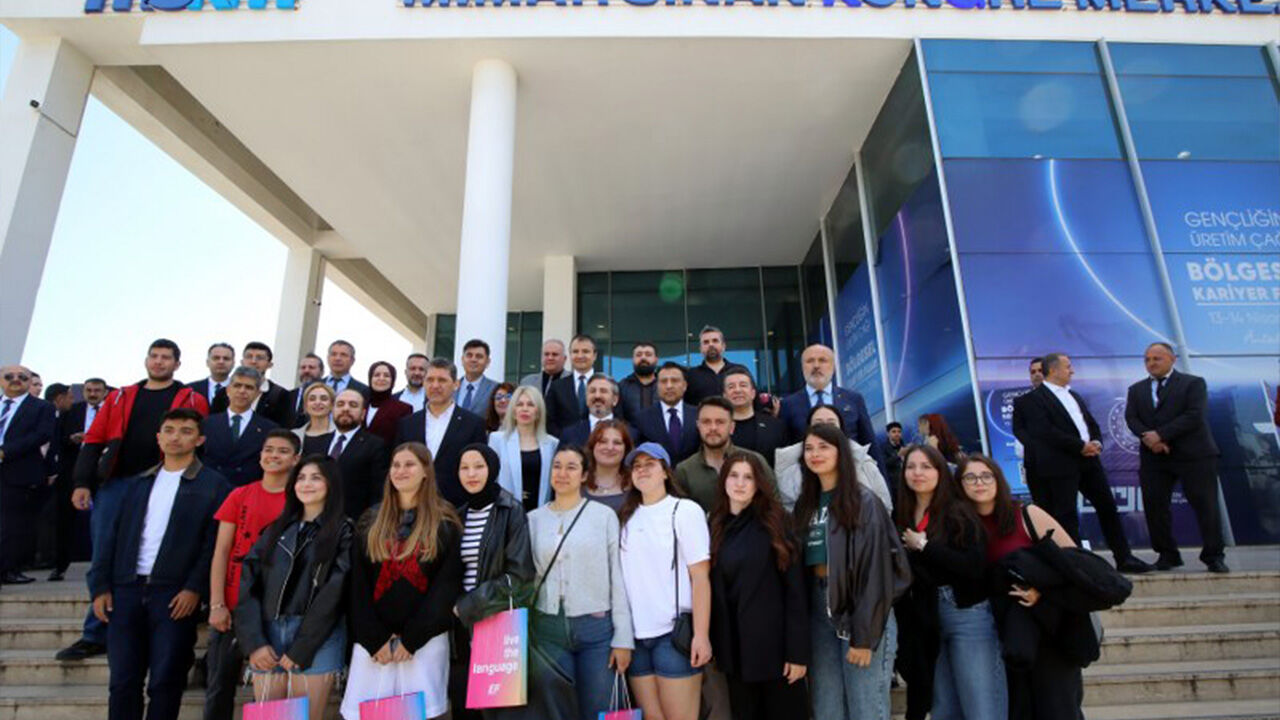 Bakif26Basladiantalyakariyerfuari