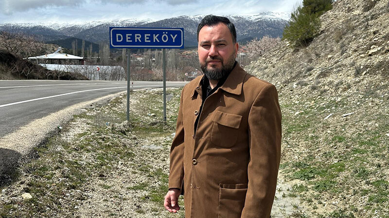 Derekoydekomurocagiyenidengundemegeldi