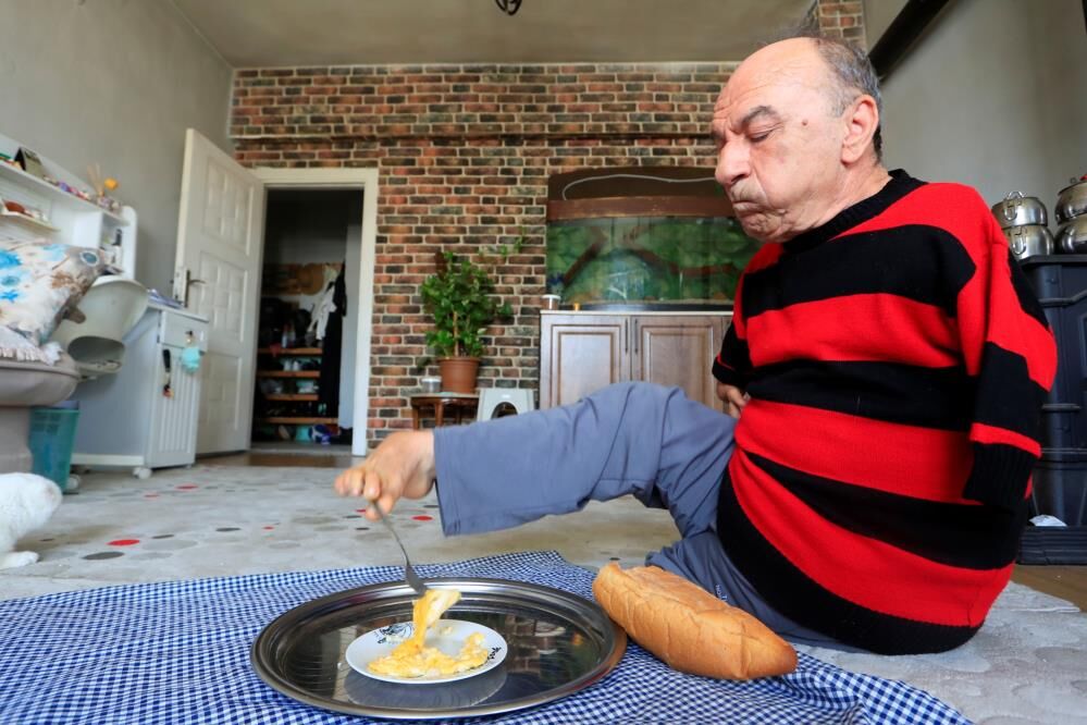 Hayatatutundukizininsozleriylegozyasinaboguldu