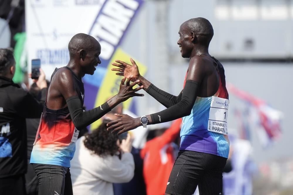 Istanbulyarımaratonundaturkiyesampiyonualikaya